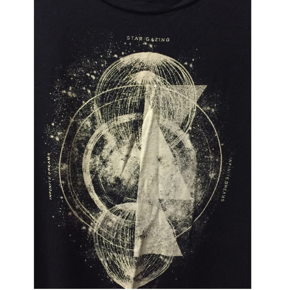 Kendall and Kylie Tee
